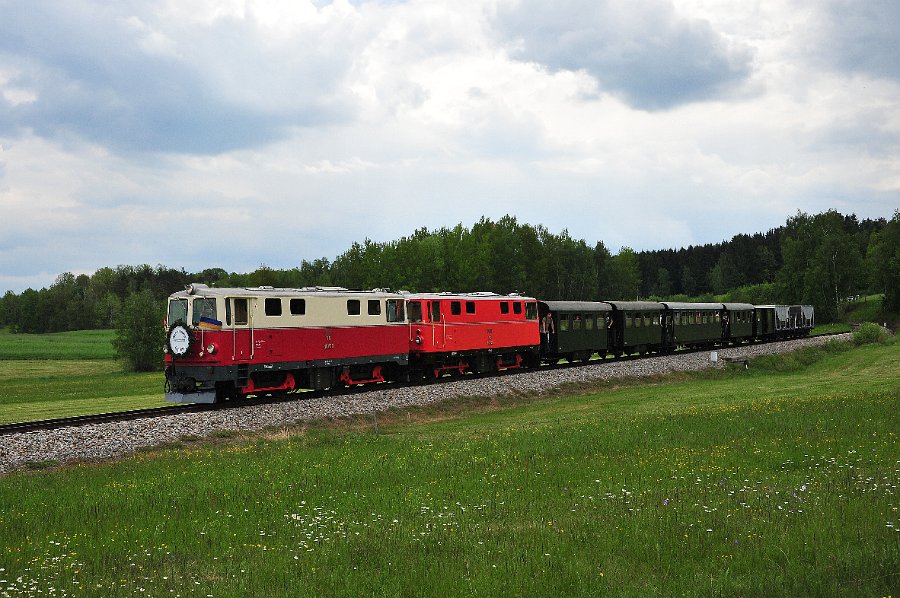 NÖVOG V5 und V12 Doppeltraktion 57